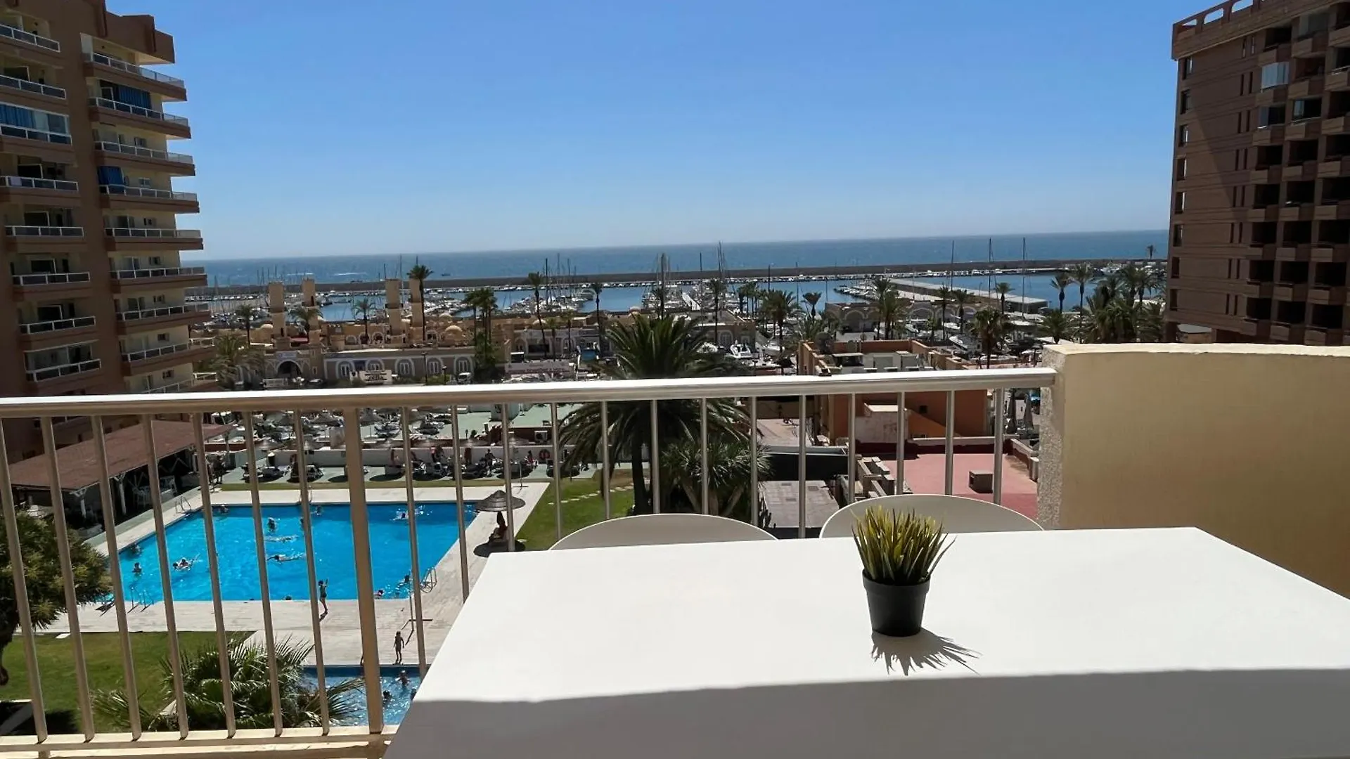 Apartment Sur Suites La Marina Fuengirola Spain