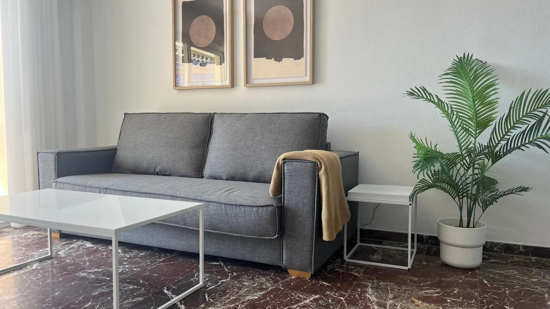 Sur Suites La Marina Fuengirola
